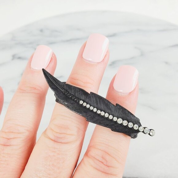 Black Leaf with Crystals Two Finger Ring - Picture 2 of 7